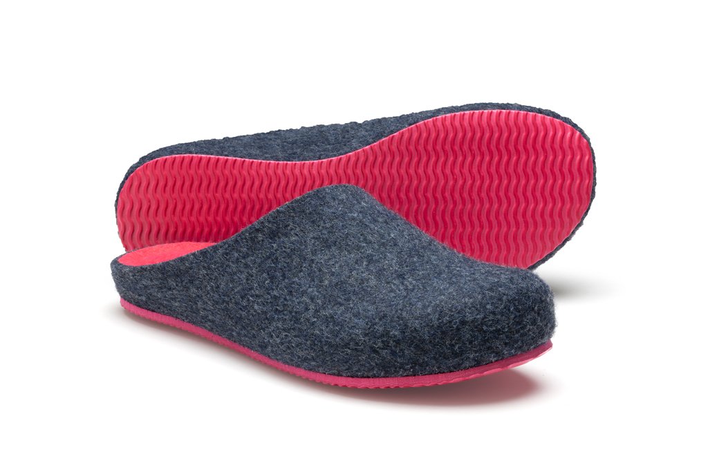 Pantofole con plantare anatomico Sansa Navy-Fucsia di Suecos